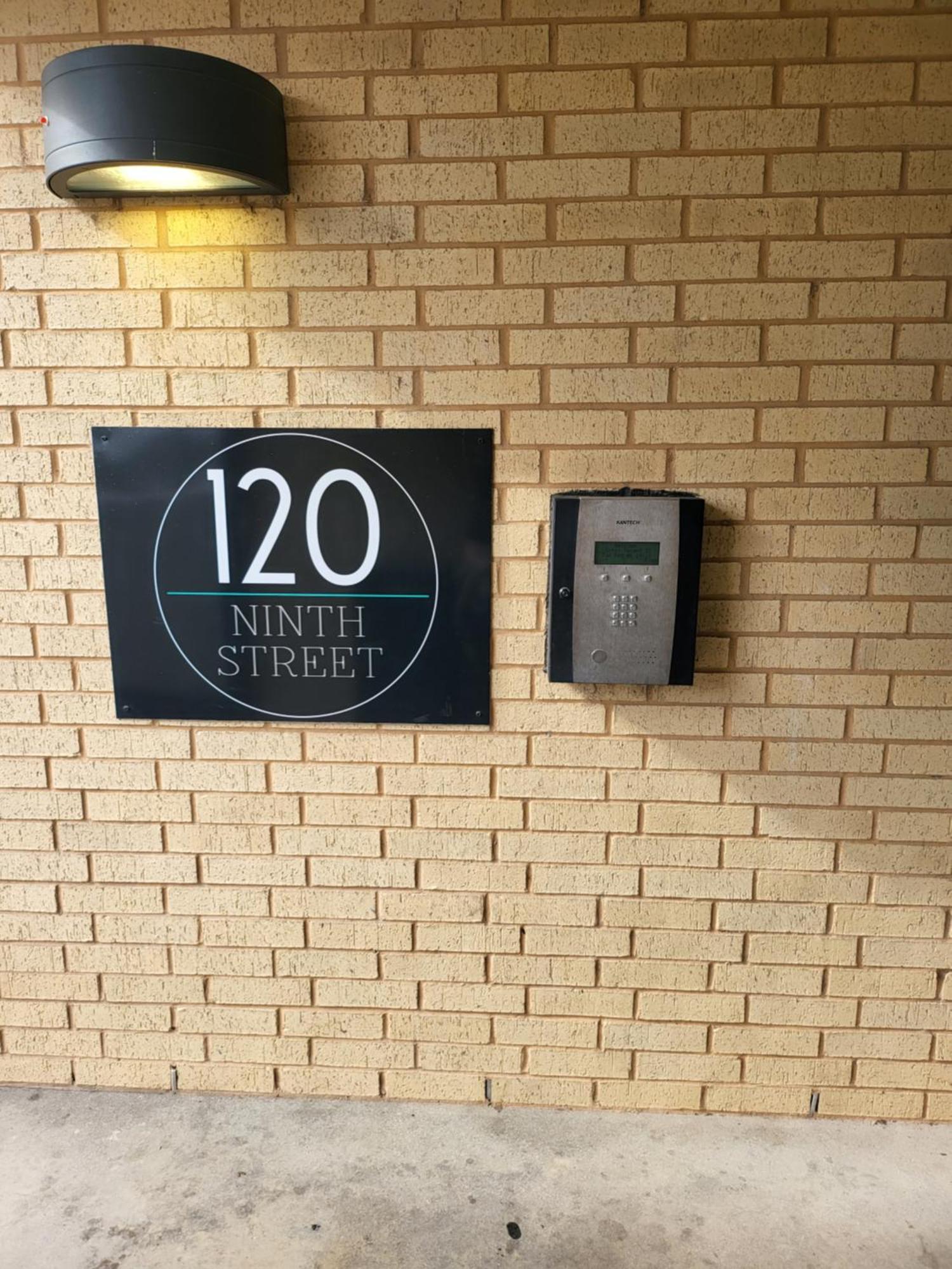 Beautiful Condo On Riverwalk W King Ste Free Parking Pet Friendly Centrally Located On The Riverwalk San Antonio Eksteriør bilde